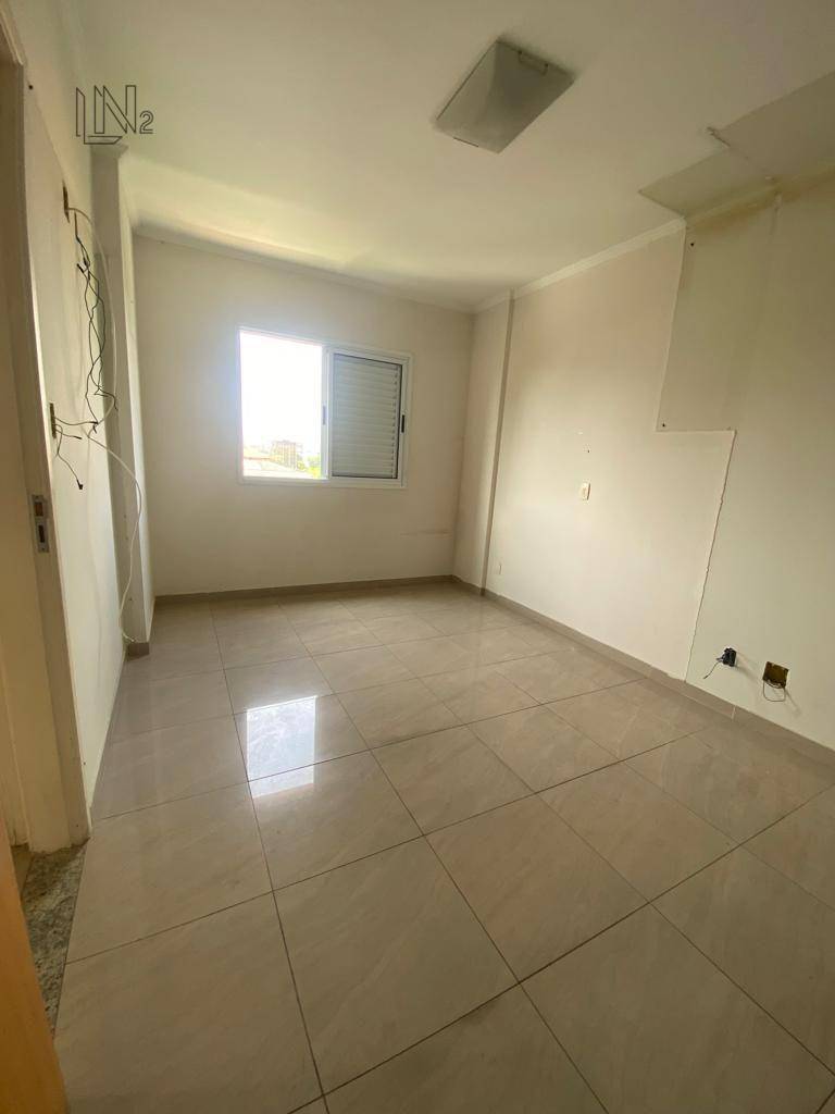 Apartamento à venda com 3 quartos, 121m² - Foto 23