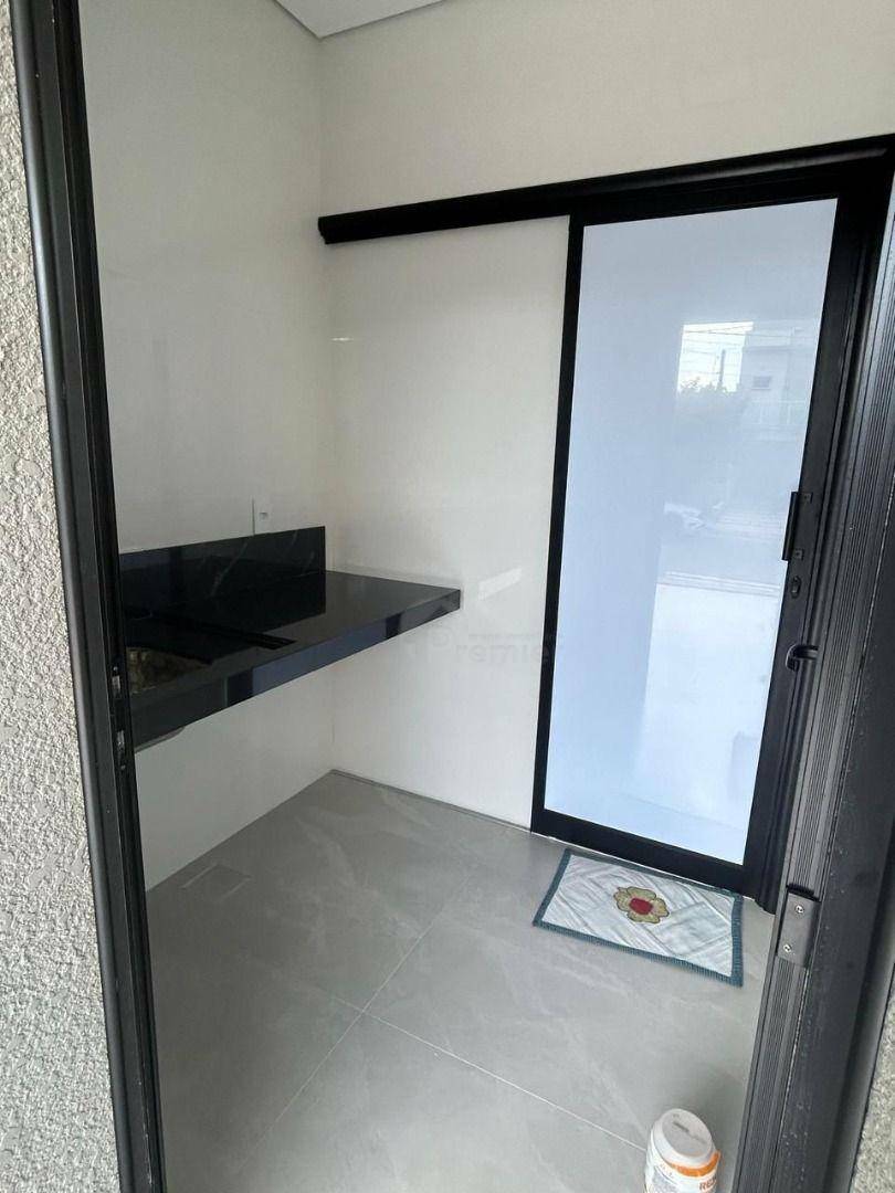 Casa de Condomínio à venda com 3 quartos, 138m² - Foto 4