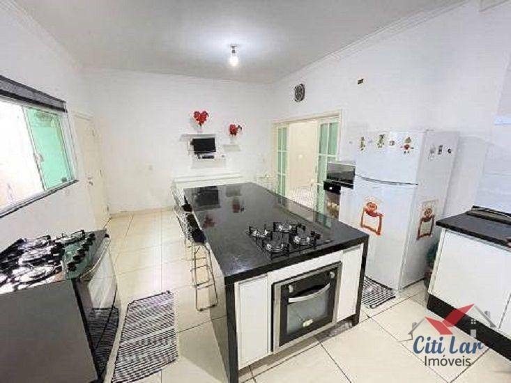 Sobrado à venda com 4 quartos, 220m² - Foto 8