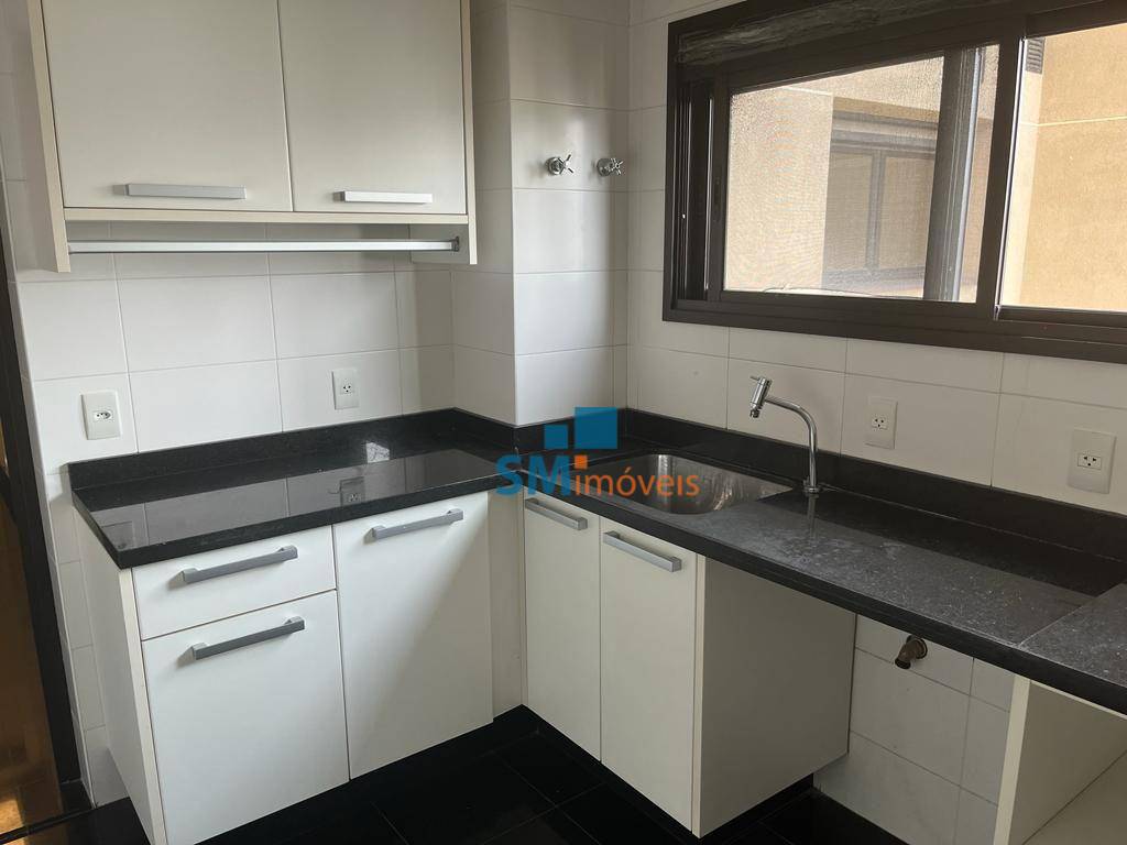 Apartamento à venda com 3 quartos, 192m² - Foto 7