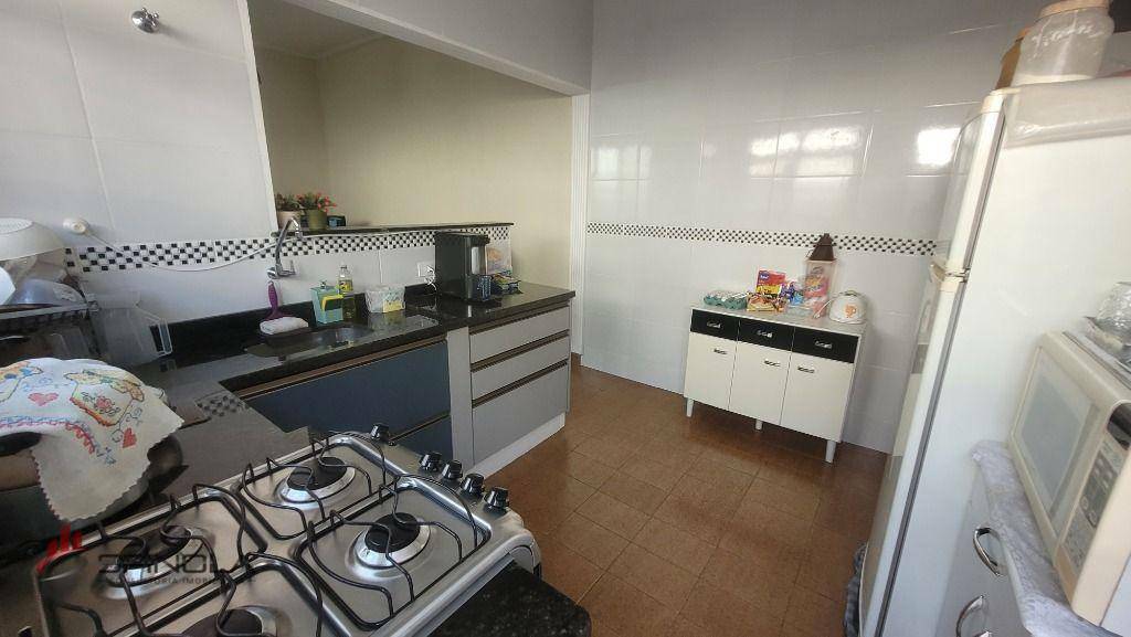 Casa à venda com 2 quartos, 98m² - Foto 12