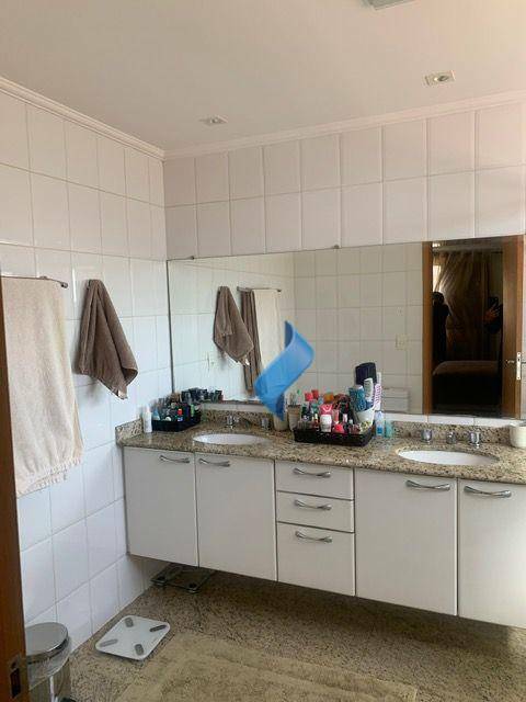 Apartamento à venda com 3 quartos, 176m² - Foto 15