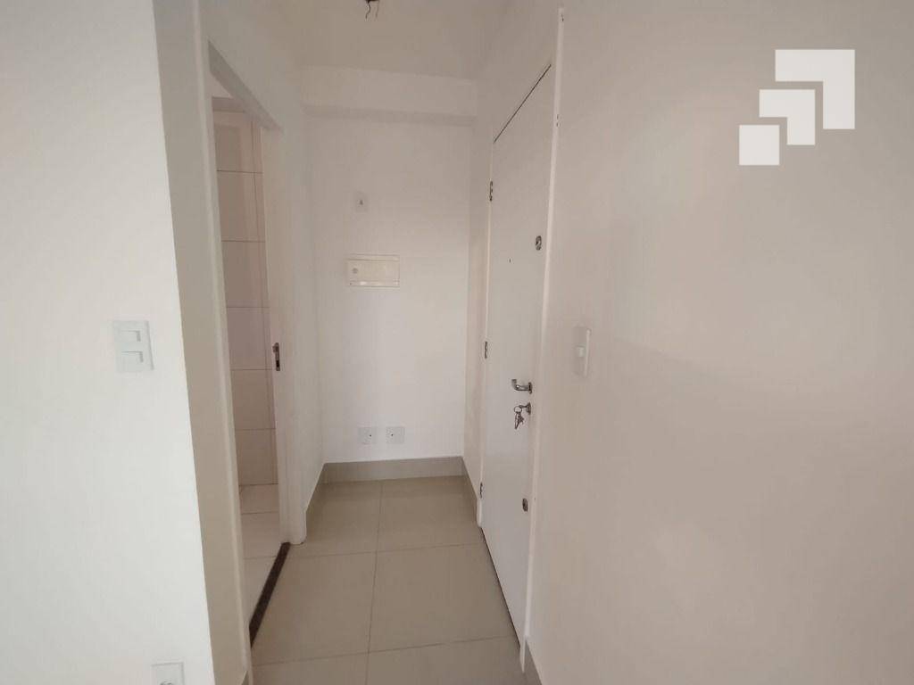 Apartamento para alugar com 3 quartos, 70m² - Foto 9