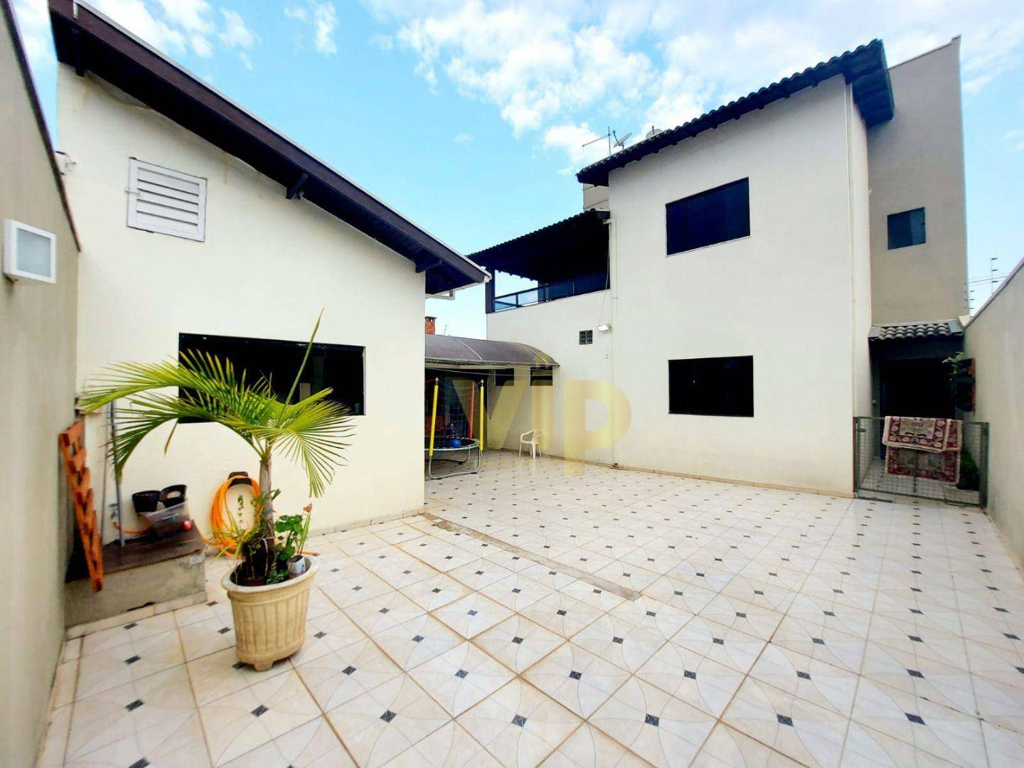 Casa à venda com 4 quartos, 225m² - Foto 22