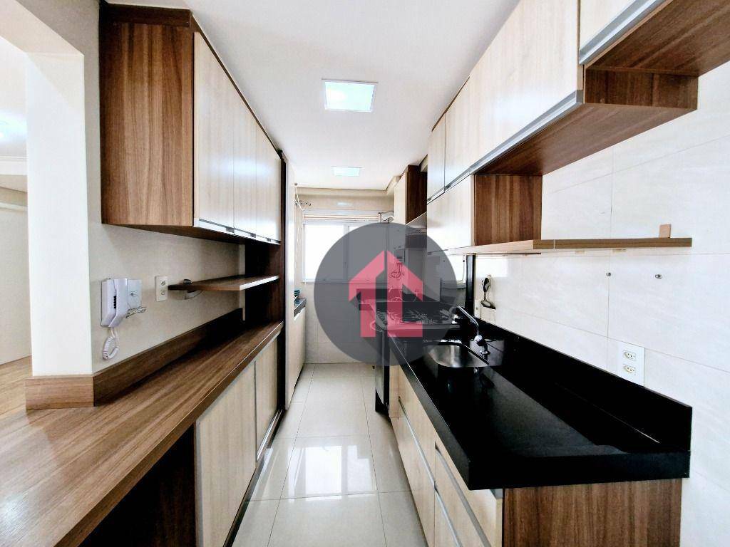 Apartamento à venda com 3 quartos, 75m² - Foto 7