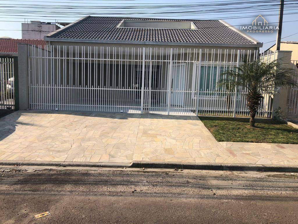 Casa à venda com 3 quartos, 244m² - Foto 2