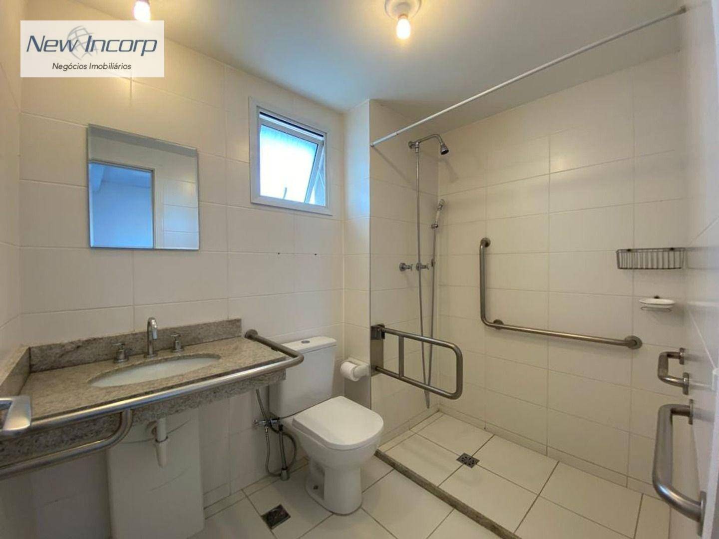 Apartamento à venda com 4 quartos, 238m² - Foto 4