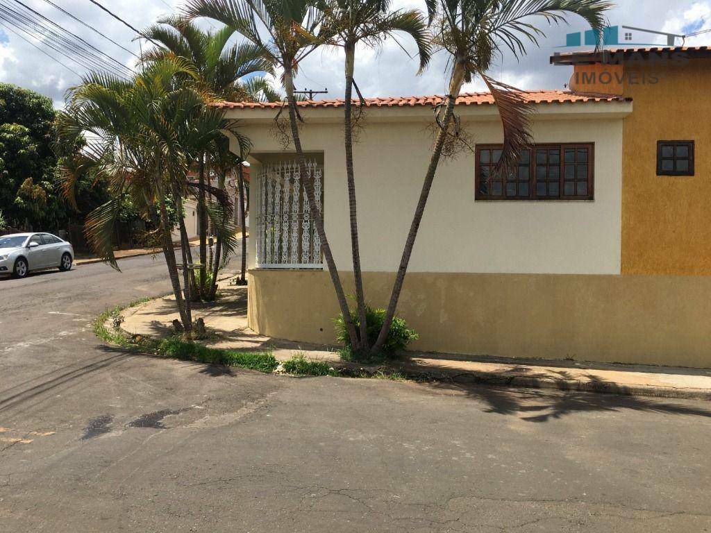 Casa à venda com 2 quartos, 110m² - Foto 2