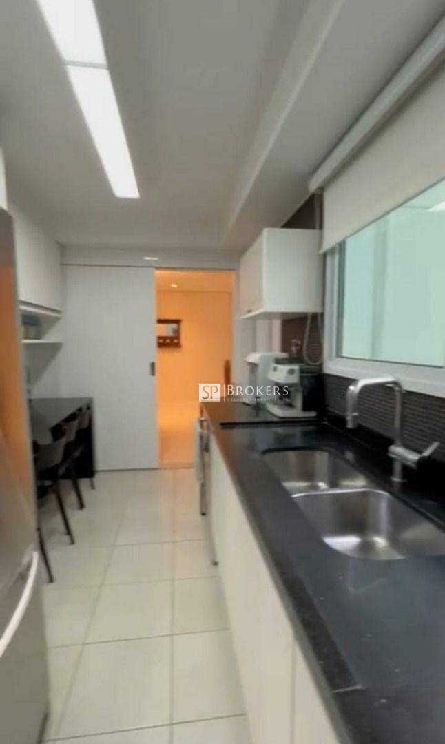 Apartamento à venda com 3 quartos, 151m² - Foto 8