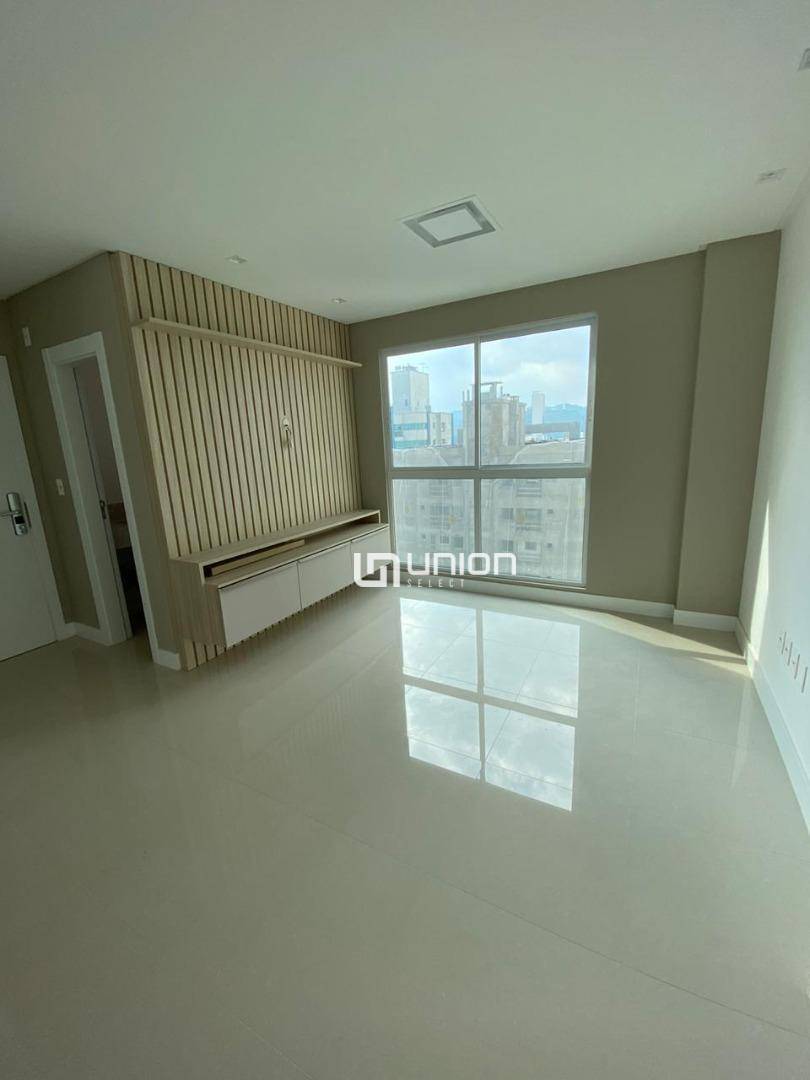 Apartamento à venda com 2 quartos, 95m² - Foto 4