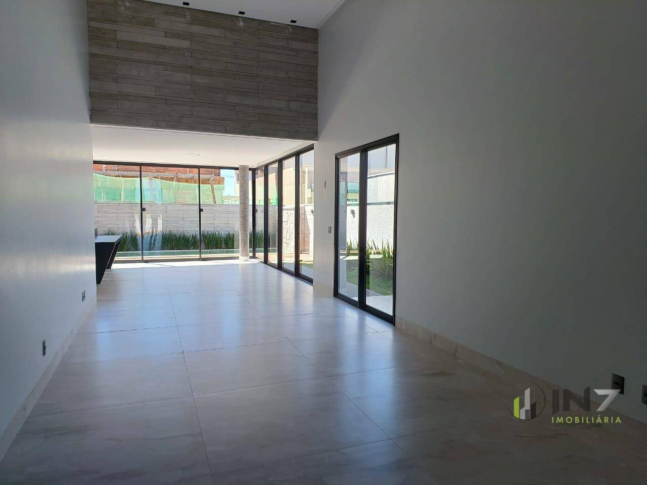 Casa de Condomínio à venda com 3 quartos, 225m² - Foto 3