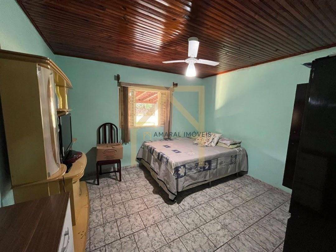 Chácara à venda com 3 quartos, 200m² - Foto 4