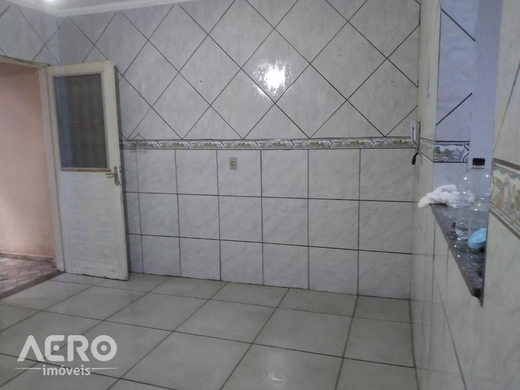 Casa à venda com 3 quartos, 106m² - Foto 15