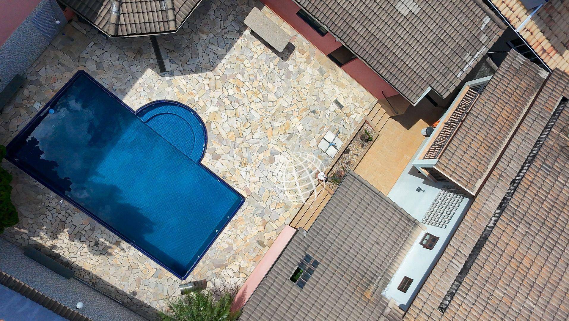 Casa à venda com 3 quartos, 246m² - Foto 15