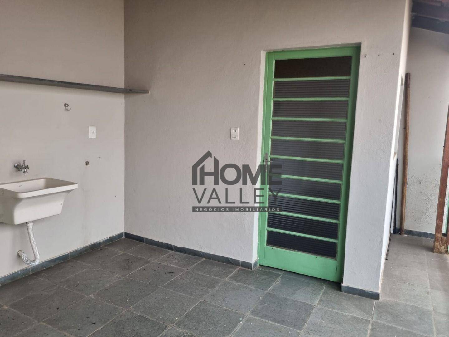 Casa à venda e aluguel com 4 quartos, 220m² - Foto 2