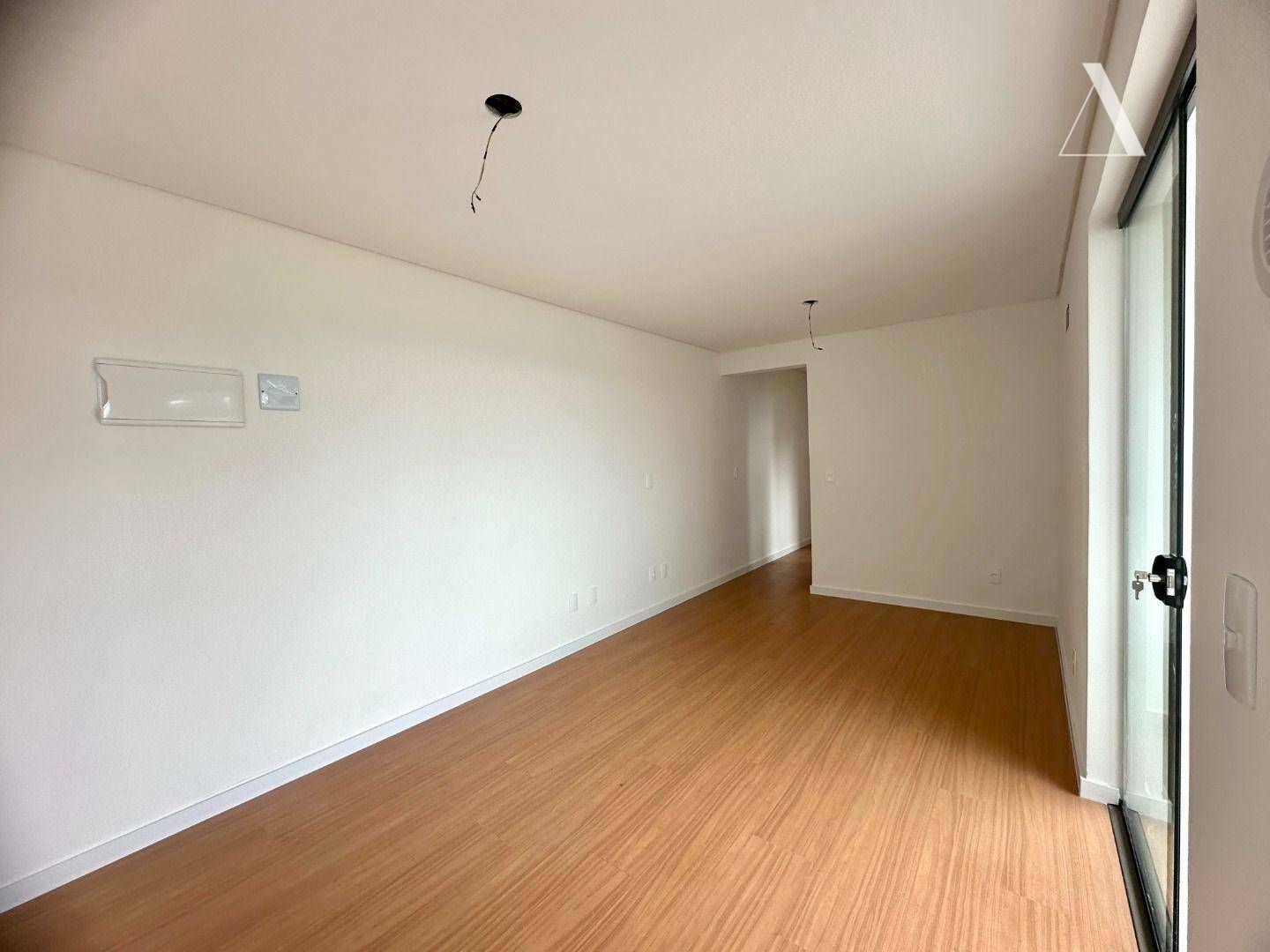 Apartamento à venda com 2 quartos, 63m² - Foto 2