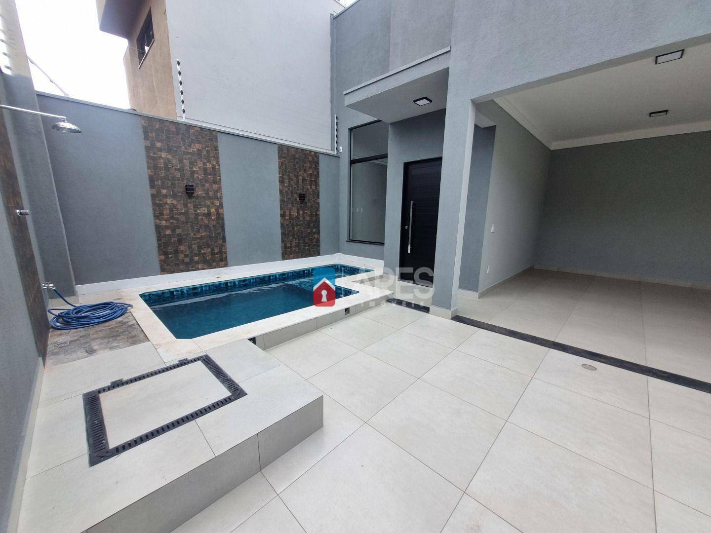 Casa à venda com 3 quartos, 168m² - Foto 1