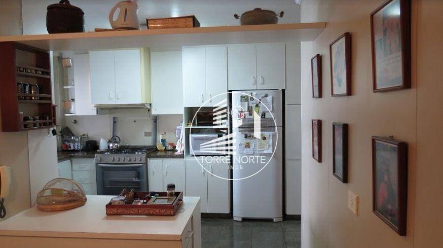 Apartamento à venda com 3 quartos, 211m² - Foto 28