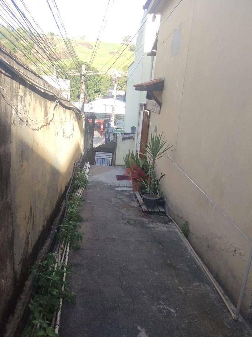 Casa para alugar com 1 quarto, 50m² - Foto 13