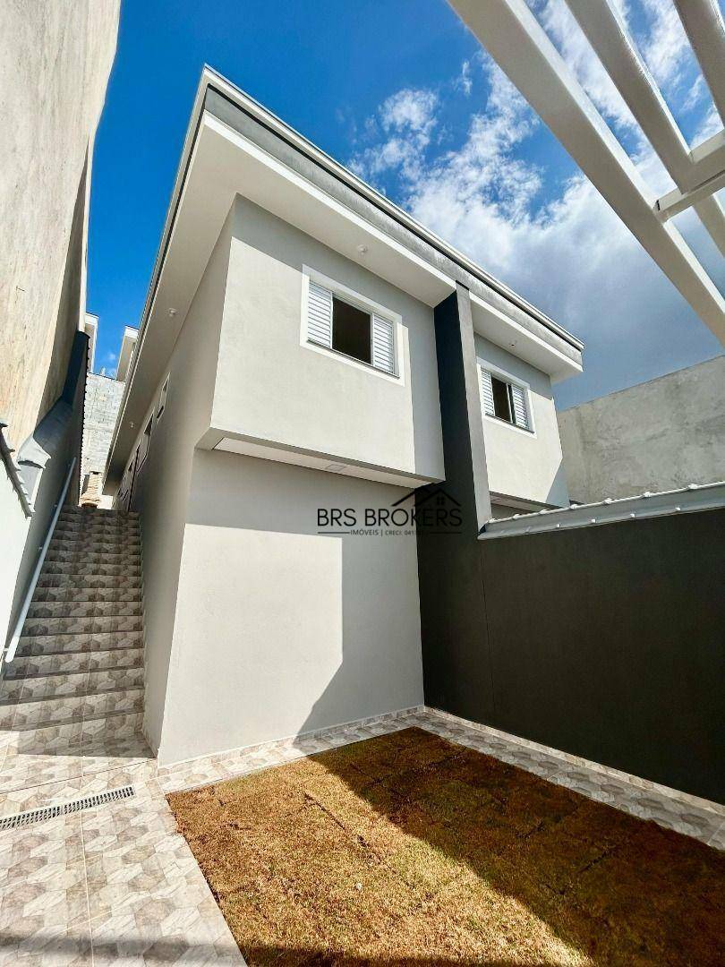Casa à venda com 3 quartos, 70m² - Foto 1