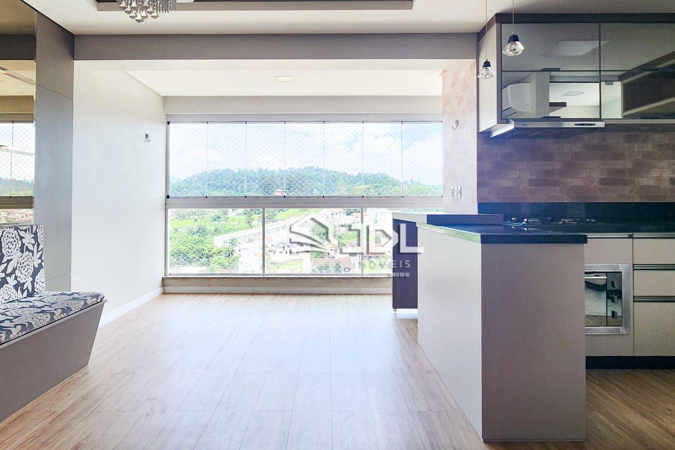 Apartamento à venda com 2 quartos, 75m² - Foto 1