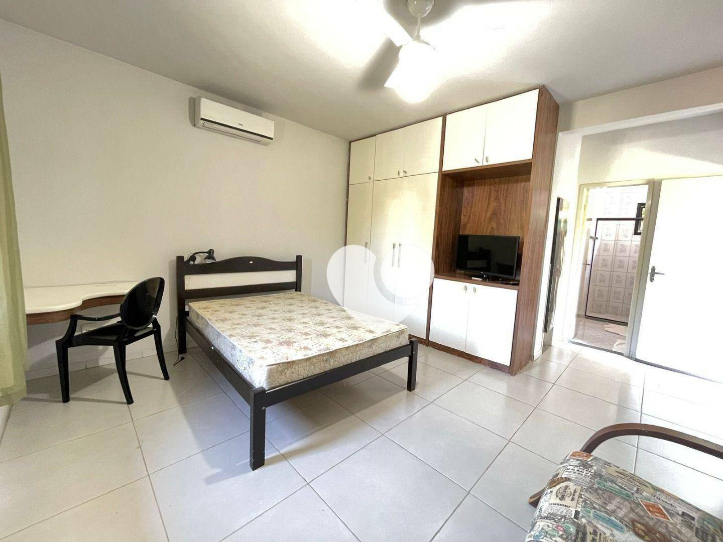 Casa de Condomínio à venda com 3 quartos, 264m² - Foto 23