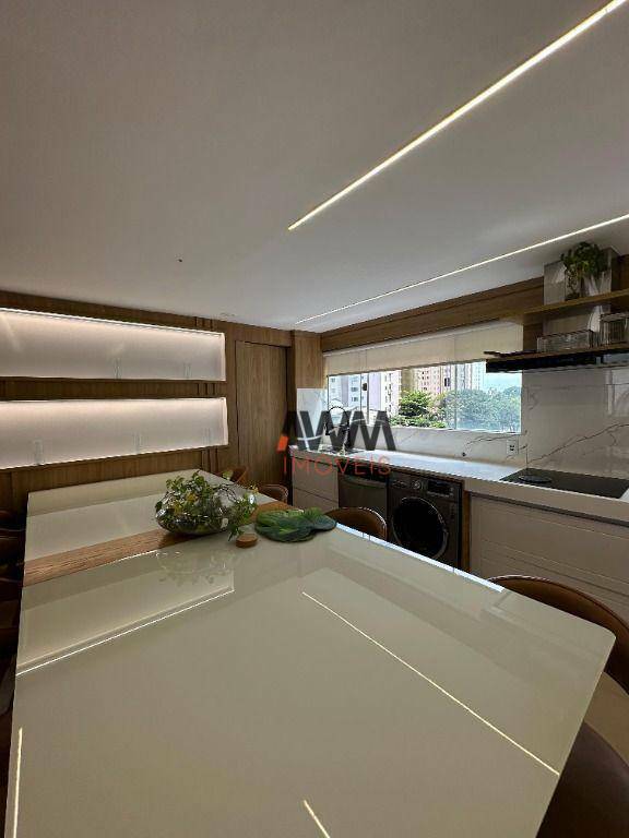 Apartamento à venda com 3 quartos, 123m² - Foto 2