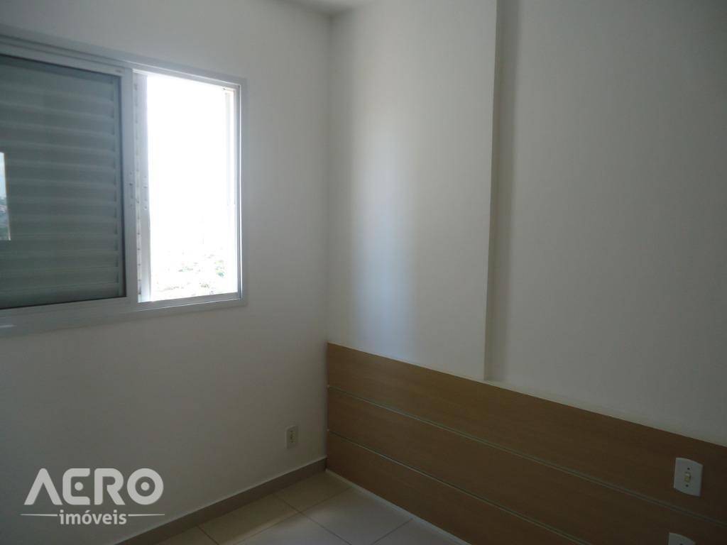 Apartamento à venda com 2 quartos, 65m² - Foto 5