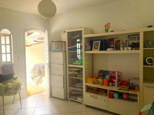 Casa à venda com 3 quartos, 192m² - Foto 9