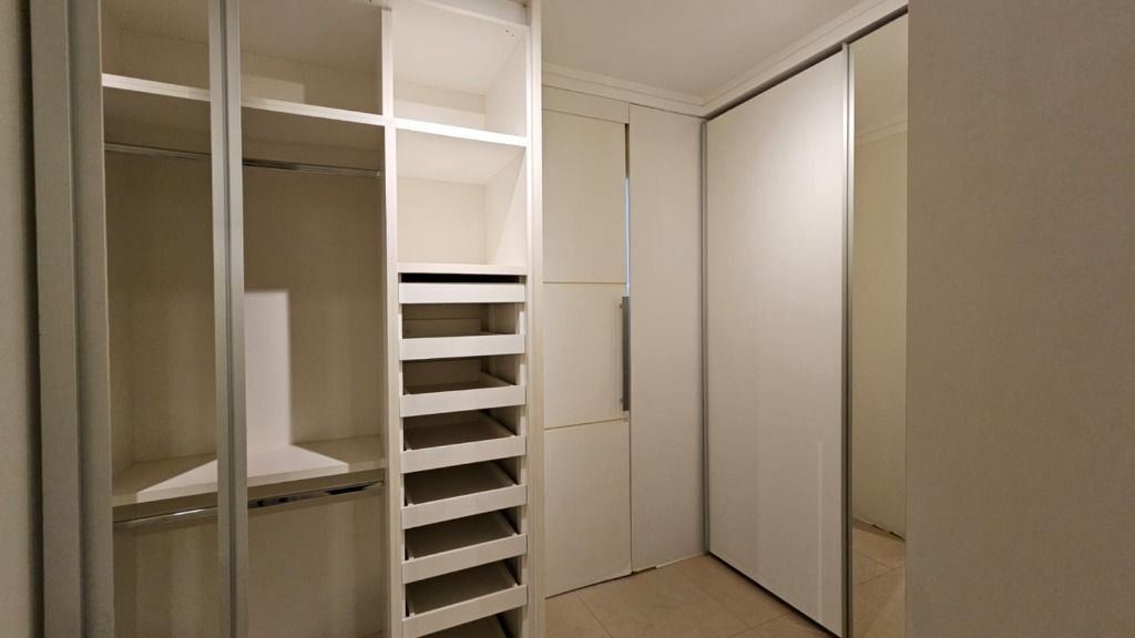 Apartamento para alugar com 3 quartos, 157m² - Foto 10