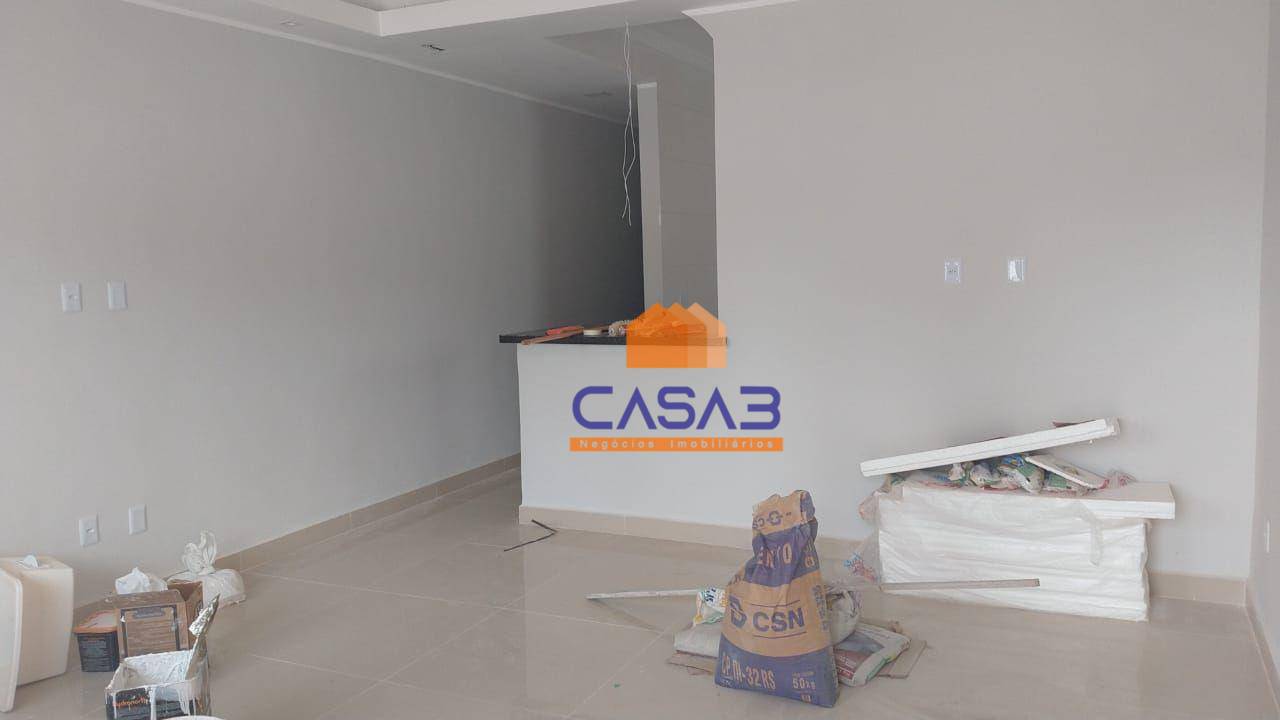 Casa à venda com 2 quartos, 90m² - Foto 4