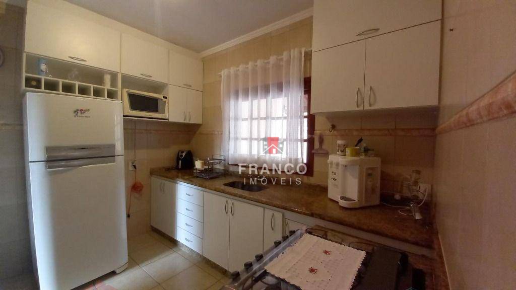 Casa de Condomínio à venda com 3 quartos, 148m² - Foto 4