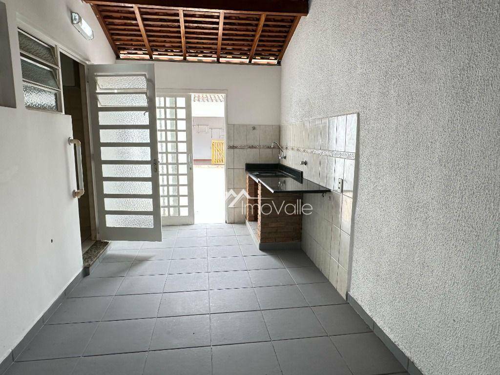 Casa para alugar com 3 quartos, 200m² - Foto 21