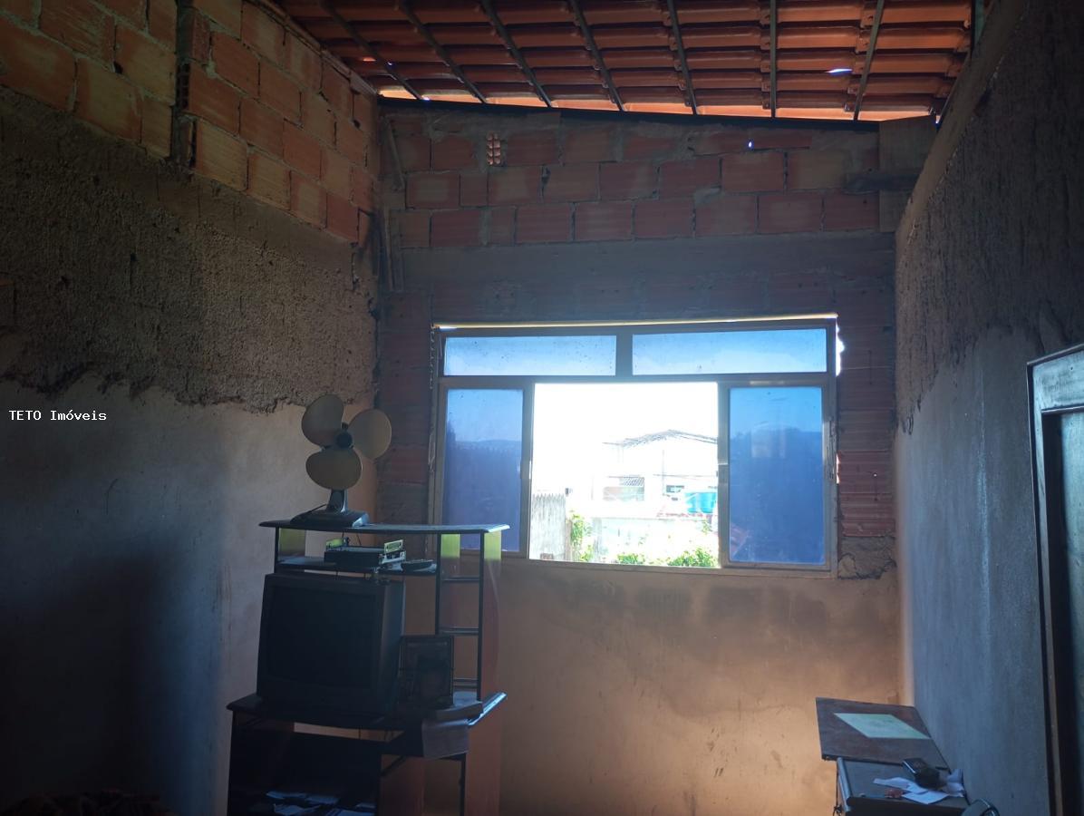 Casa à venda com 2 quartos, 300m² - Foto 5