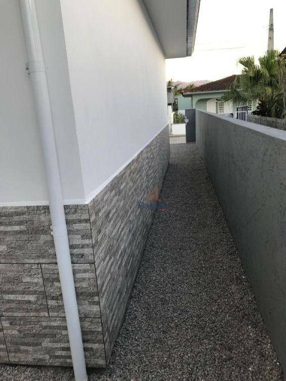 Casa para alugar com 2 quartos, 50m² - Foto 3