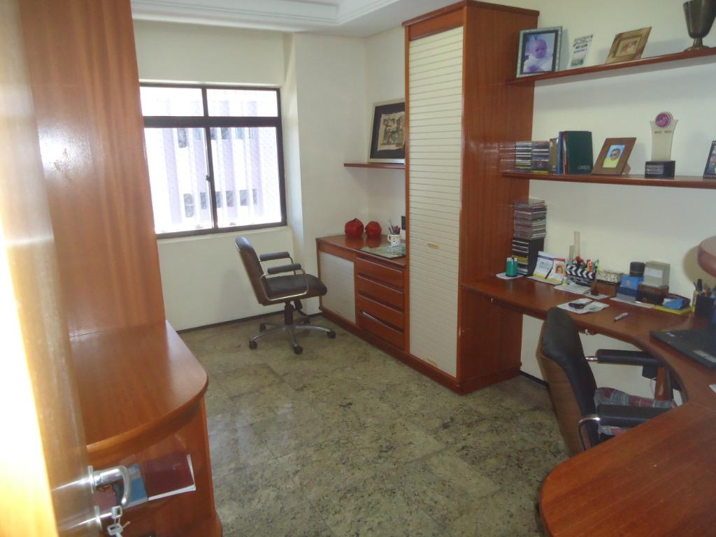 Apartamento à venda com 3 quartos, 177m² - Foto 16