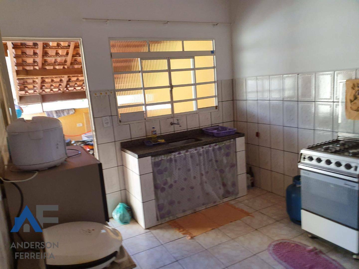 Casa à venda com 4 quartos, 180m² - Foto 2