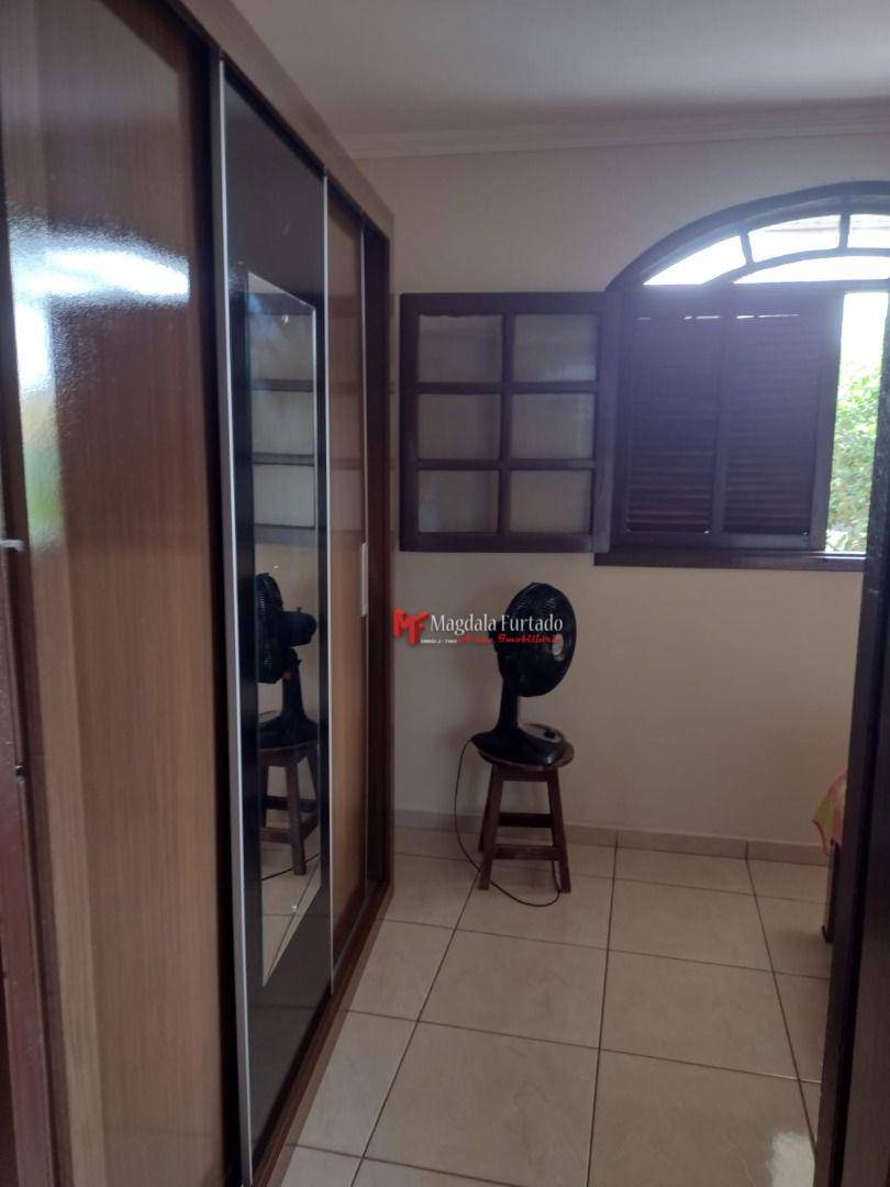 Casa à venda com 4 quartos, 450M2 - Foto 2