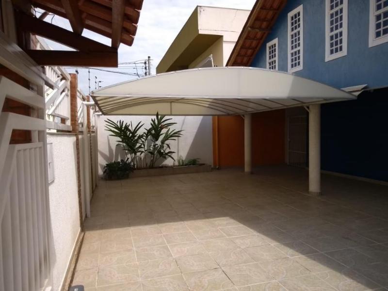 Casa à venda com 3 quartos, 220m² - Foto 1