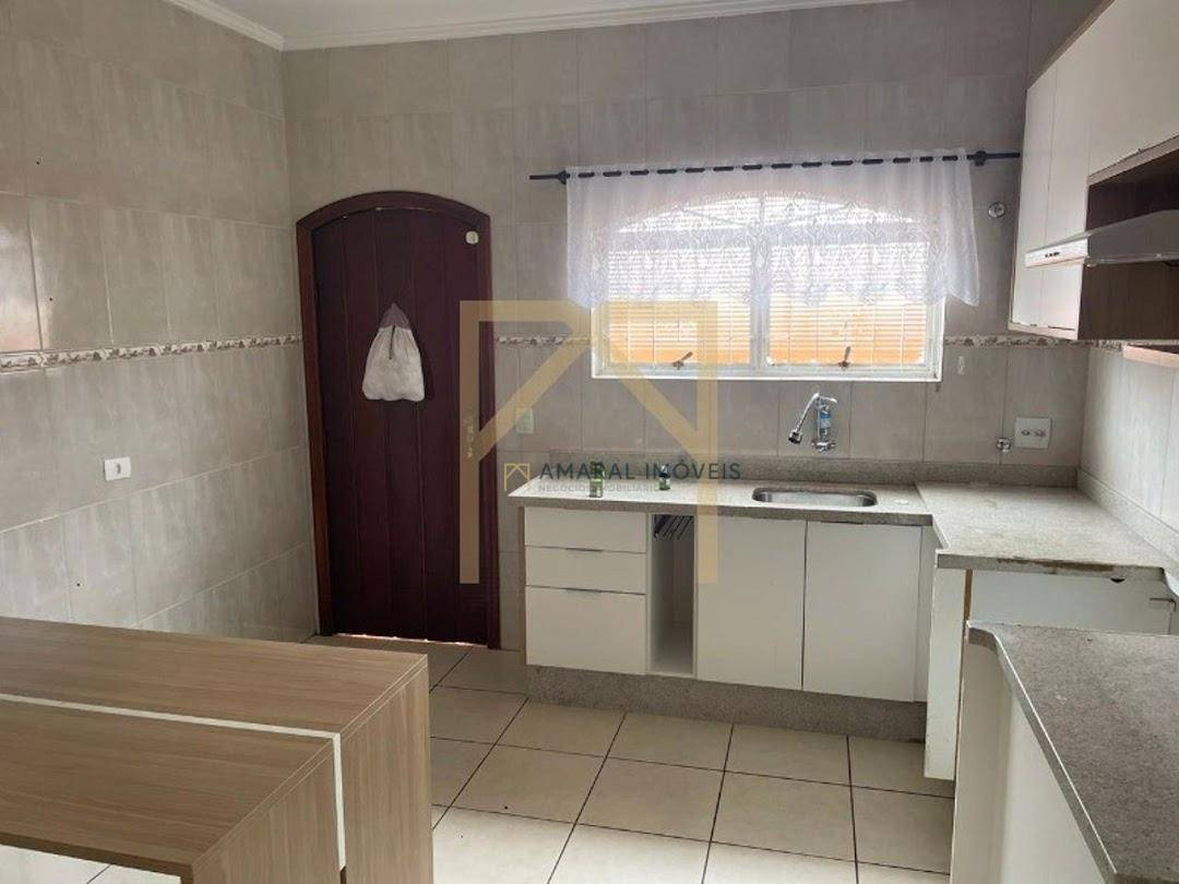 Casa à venda com 3 quartos, 200m² - Foto 16