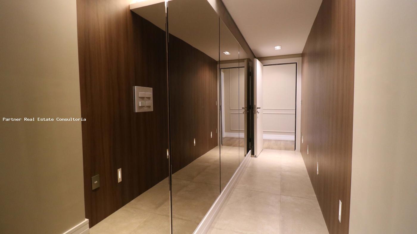 Apartamento à venda com 4 quartos, 243m² - Foto 15