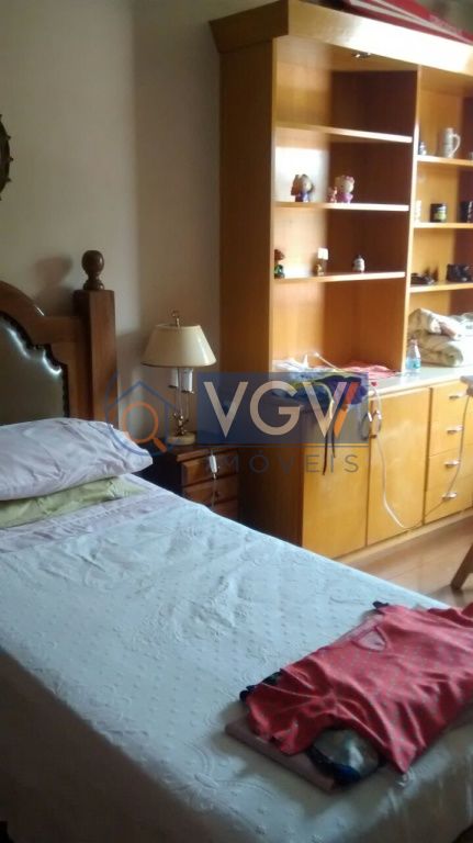 Casa à venda com 4 quartos, 300m² - Foto 14