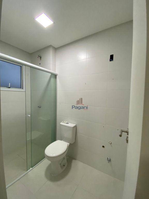 Apartamento para alugar com 2 quartos, 70m² - Foto 3