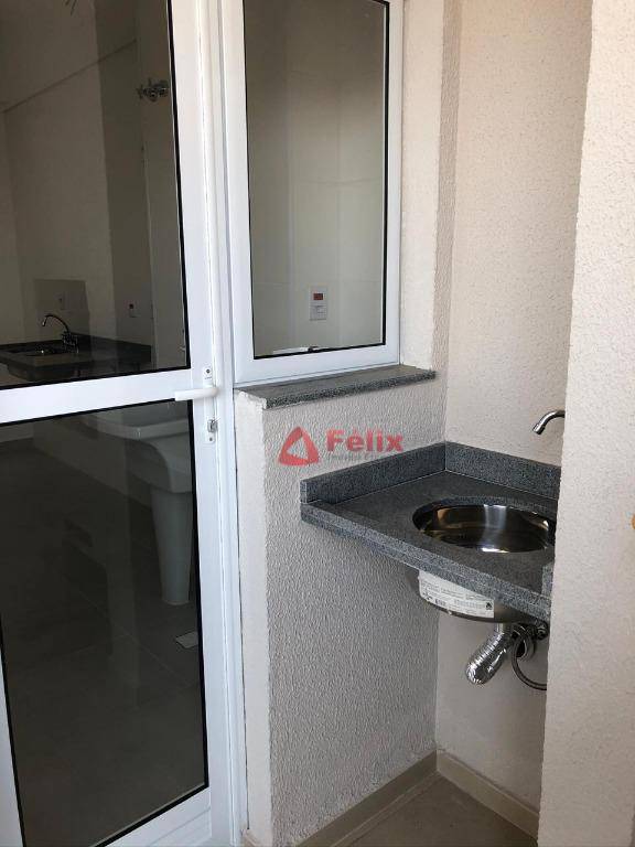 Apartamento à venda com 2 quartos, 68m² - Foto 4