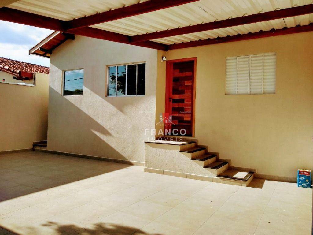 Casa para alugar com 3 quartos, 150m² - Foto 1