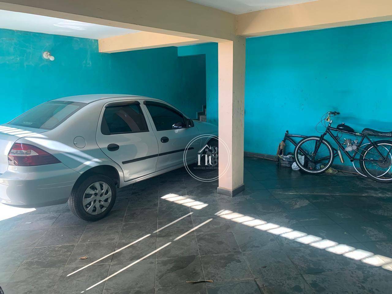 Casa à venda com 2 quartos, 200m² - Foto 2