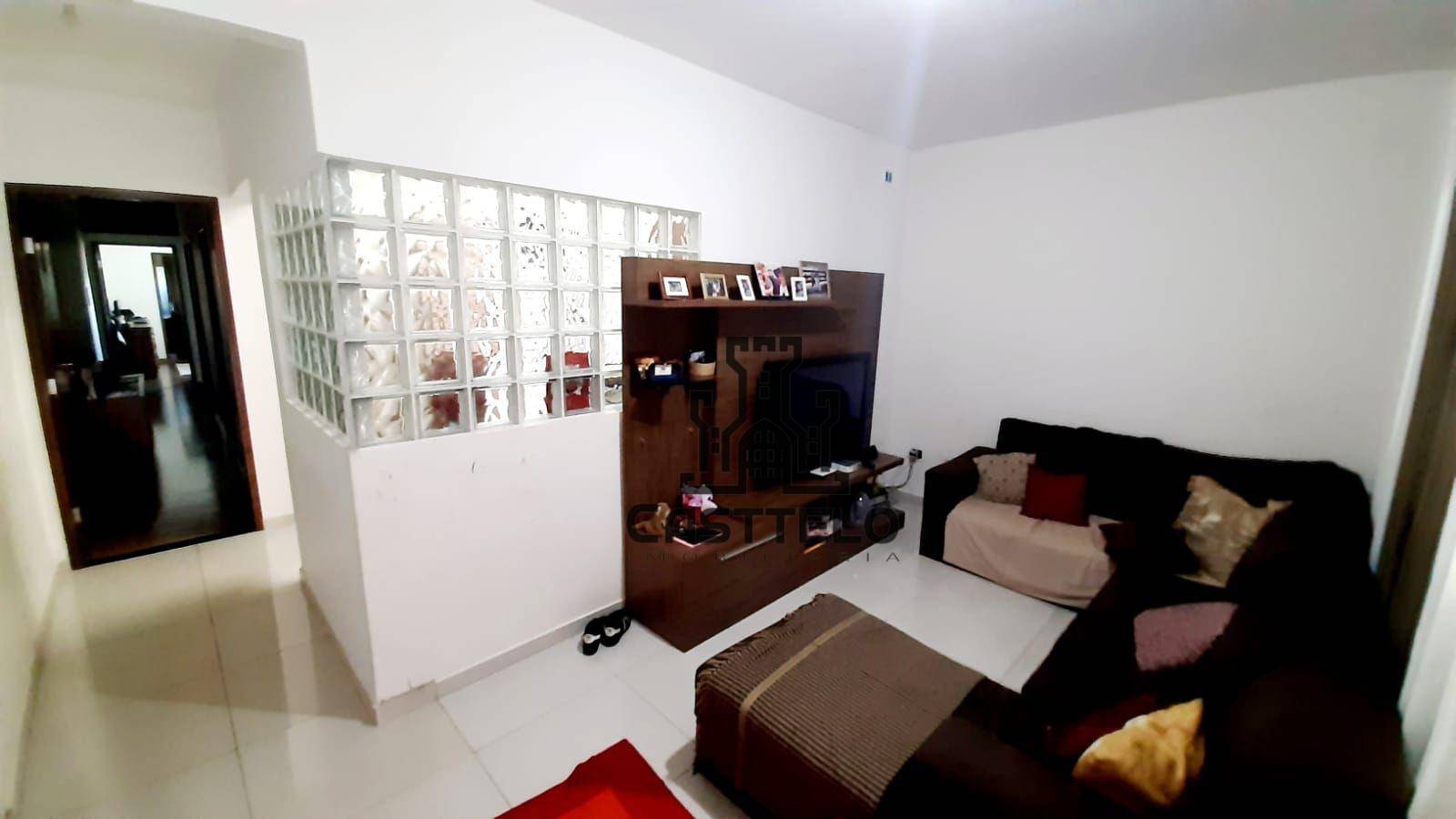 Casa à venda com 3 quartos, 125m² - Foto 1