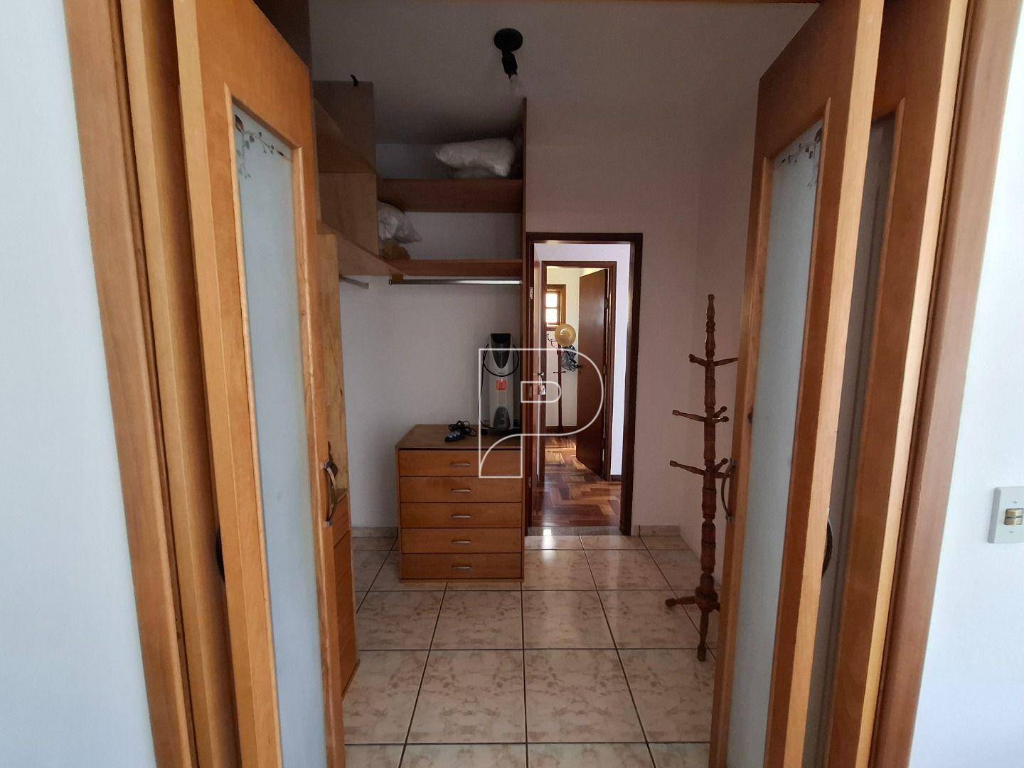 Casa de Condomínio para alugar com 3 quartos, 400m² - Foto 23