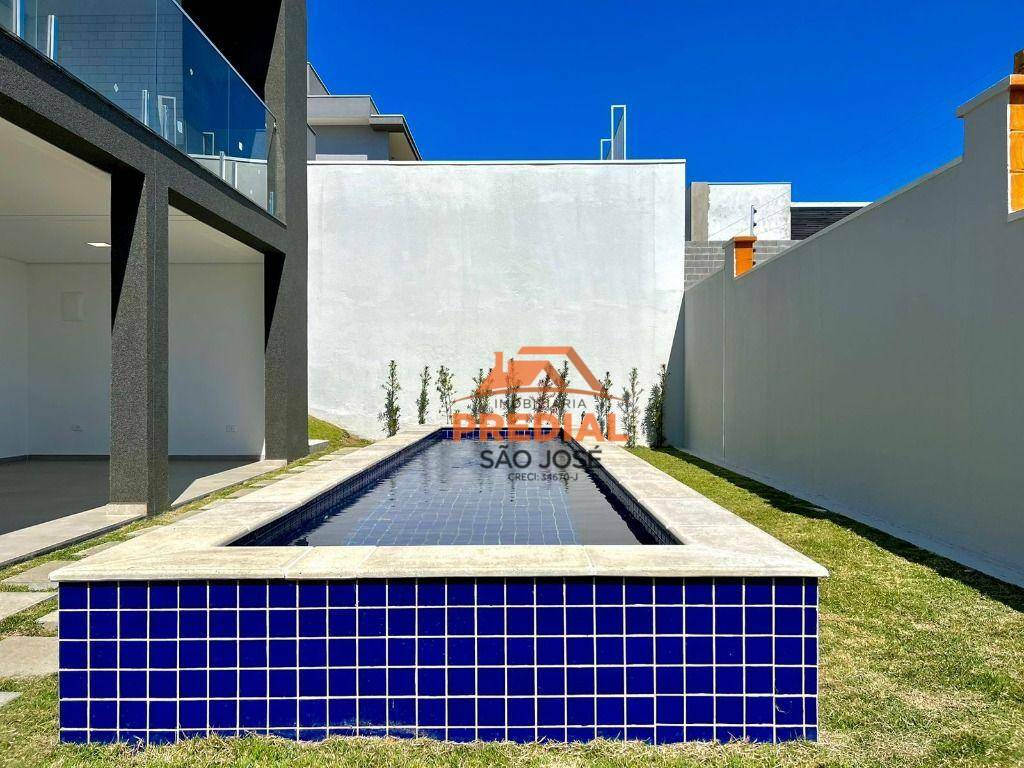 Casa de Condomínio à venda com 4 quartos, 263m² - Foto 2