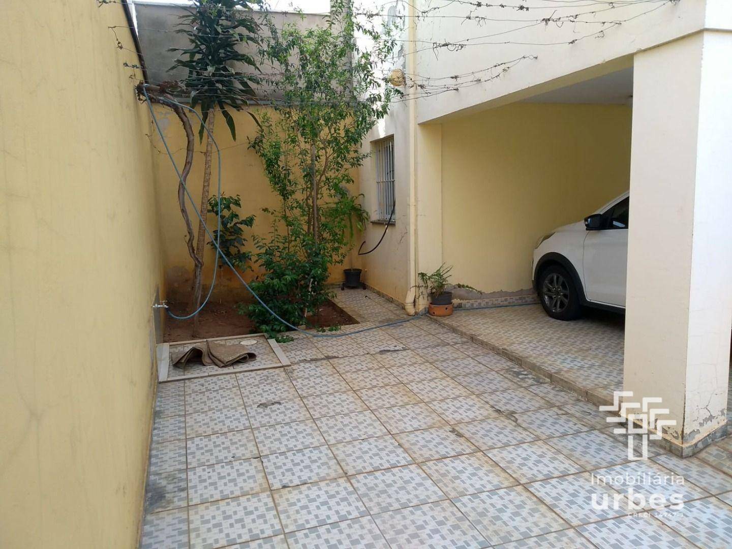 Casa à venda com 3 quartos, 240m² - Foto 3